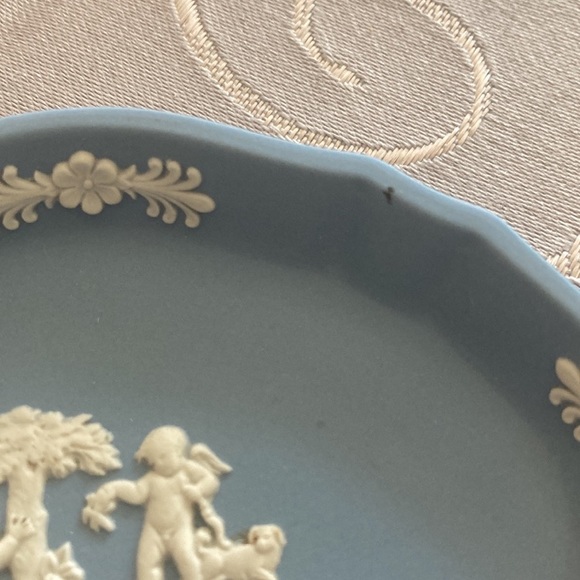 Wedgwood Jewelry Holder - Picture 3 of 5